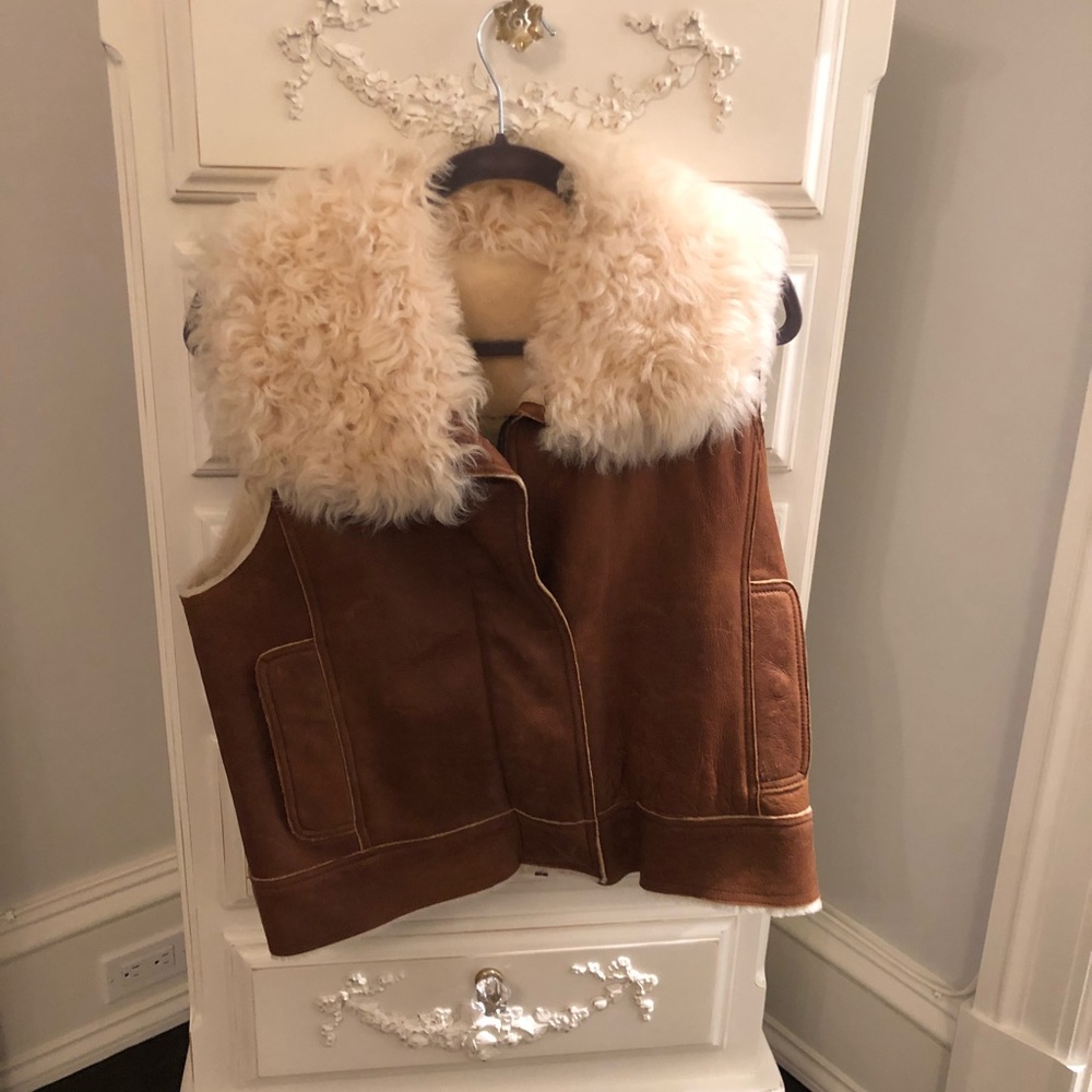 Burberry Women’s Fur Vest Size 8 (NWOT)